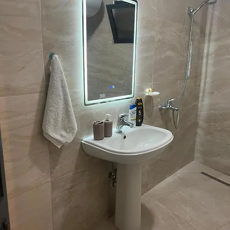 Quiet Shkoze,tirana Apartment